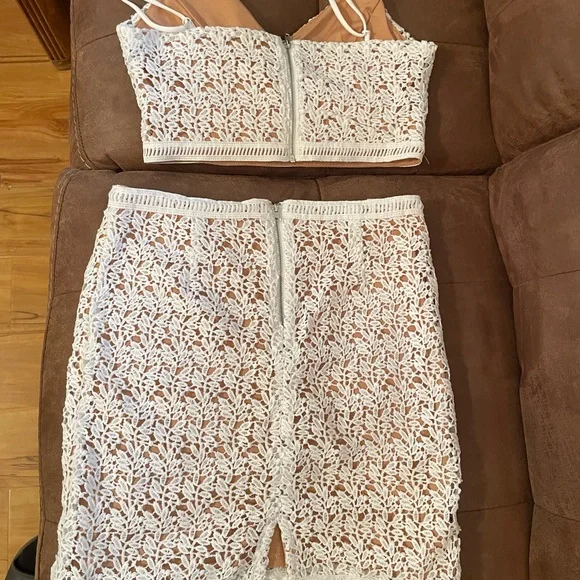 Kendal & Kylie 2pc Knit Crop Top and Skirt sz small - Picture 4 of 6